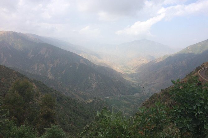 5-Day Northern Ethiopia Tour : 3D Simien Mountains Trek & Axum. - Axum first: churches, obelisks, and the Queen of Sheba sites