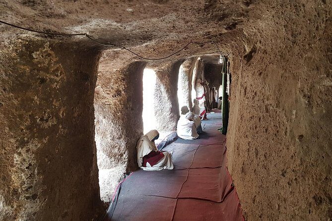 Day-Trip Church of Adadi Mariam from Addis Ababa - Stop 3: Melka Kunture tools, fossils, and the 800,000+ year excavation